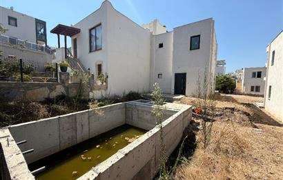 Gümüşlük Çukurbük Halk Plajına 500m Yürüme Yakınlığında Müstakil Havuzlu Yeni Dubleks 3+1 Villa