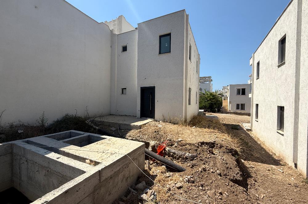 Gümüşlük Çukurbük Halk Plajına 500m Yürüme Yakınlığında Müstakil Havuzlu Yeni Dubleks 3+1 Villa
