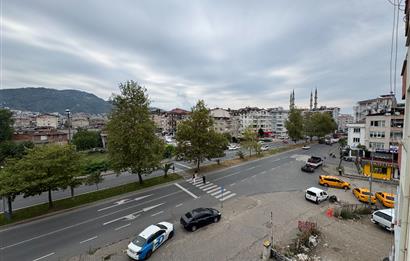 CENTURY 21'DEN ŞİRİNEVLER MAHALLESİNDE GENİŞ,KULLANIŞLI,FERAH