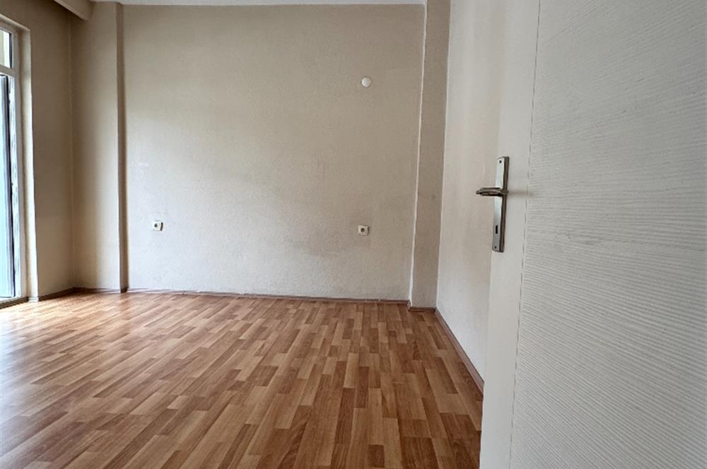 CENTURY 21'DEN ŞİRİNEVLER MAHALLESİNDE GENİŞ,KULLANIŞLI,FERAH