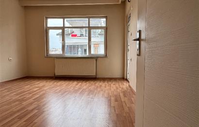 CENTURY 21'DEN ŞİRİNEVLER MAHALLESİNDE GENİŞ,KULLANIŞLI,FERAH