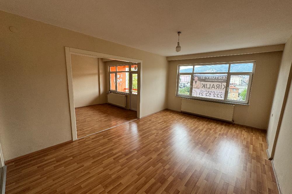 CENTURY 21'DEN ŞİRİNEVLER MAHALLESİNDE GENİŞ,KULLANIŞLI,FERAH