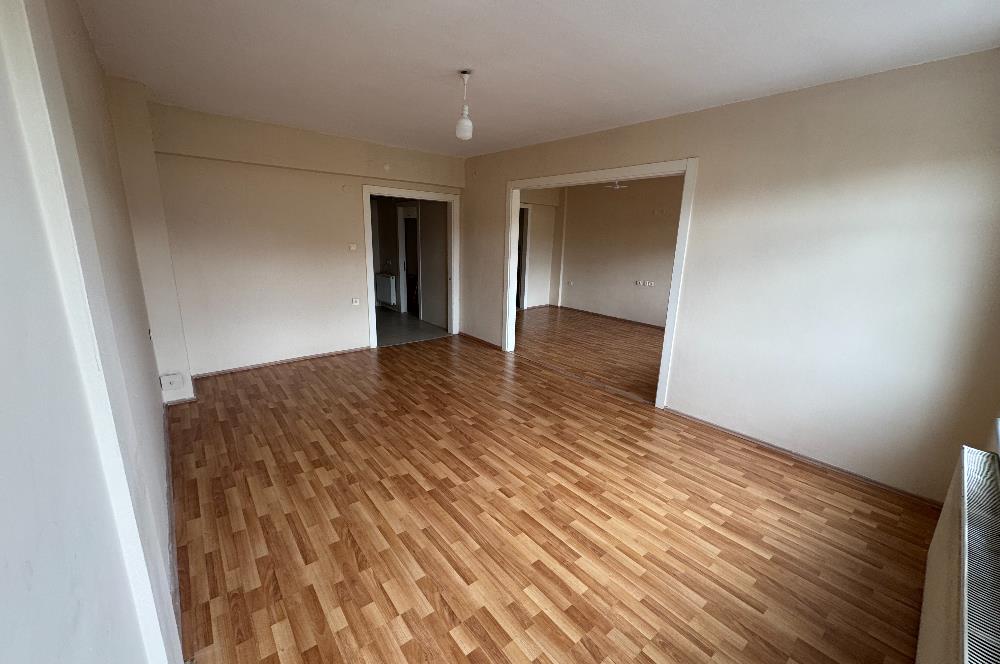CENTURY 21'DEN ŞİRİNEVLER MAHALLESİNDE GENİŞ,KULLANIŞLI,FERAH