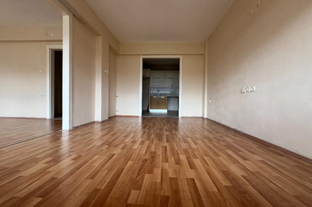 CENTURY 21'DEN ŞİRİNEVLER MAHALLESİNDE GENİŞ,KULLANIŞLI,FERAH
