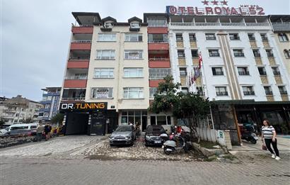 CENTURY 21'DEN ŞİRİNEVLER MAHALLESİNDE GENİŞ,KULLANIŞLI,FERAH