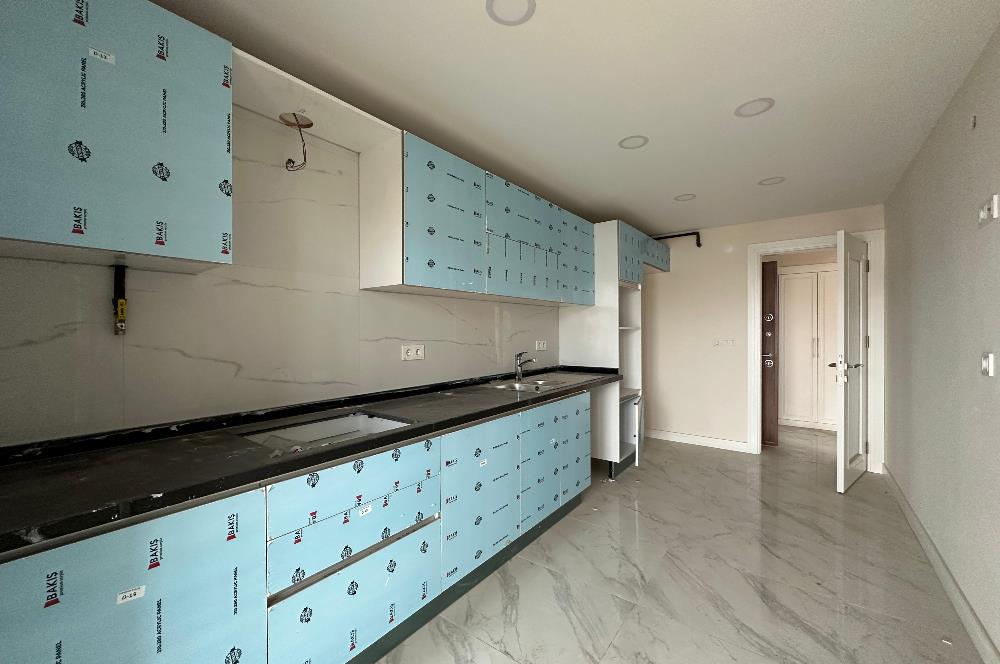 Tuzla Marinaya Komşu, Prestijli Sitede Lüks 3+1 Satılık Daire