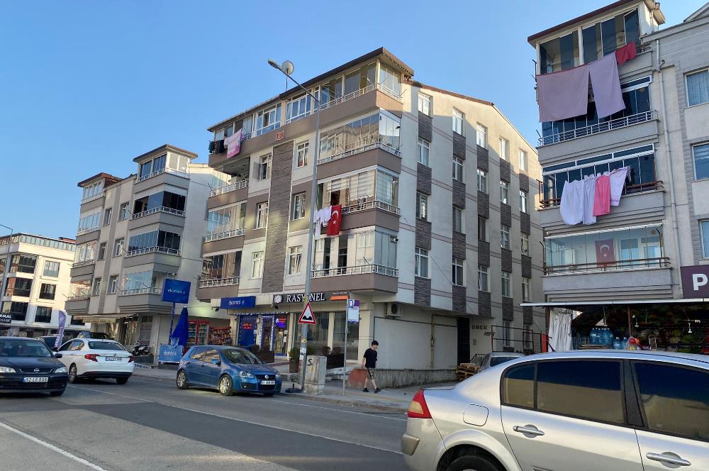 CENTURY 21'DEN KARŞIYAKA'DA 2+1 SATILIK FIRSAT DAİRE