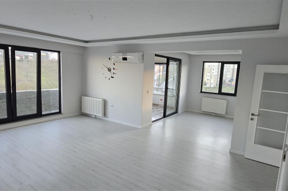 KAŞÜSTÜN'DE LARA PARK SİTESİN'DE SATILIK DAİRE