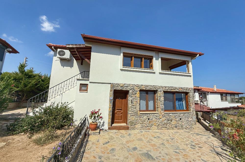 Datça Merkez'de Satılık Deniz Manzaralı Plaja 160m Bahçeli 1+1