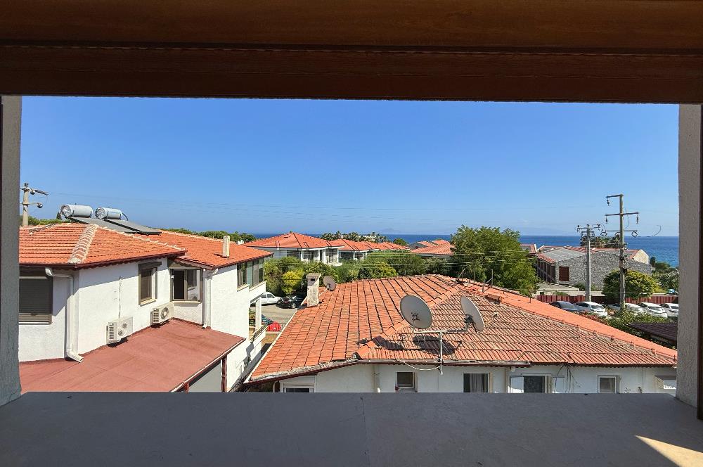Datça Merkez'de Satılık Deniz Manzaralı Plaja 160m Bahçeli 1+1