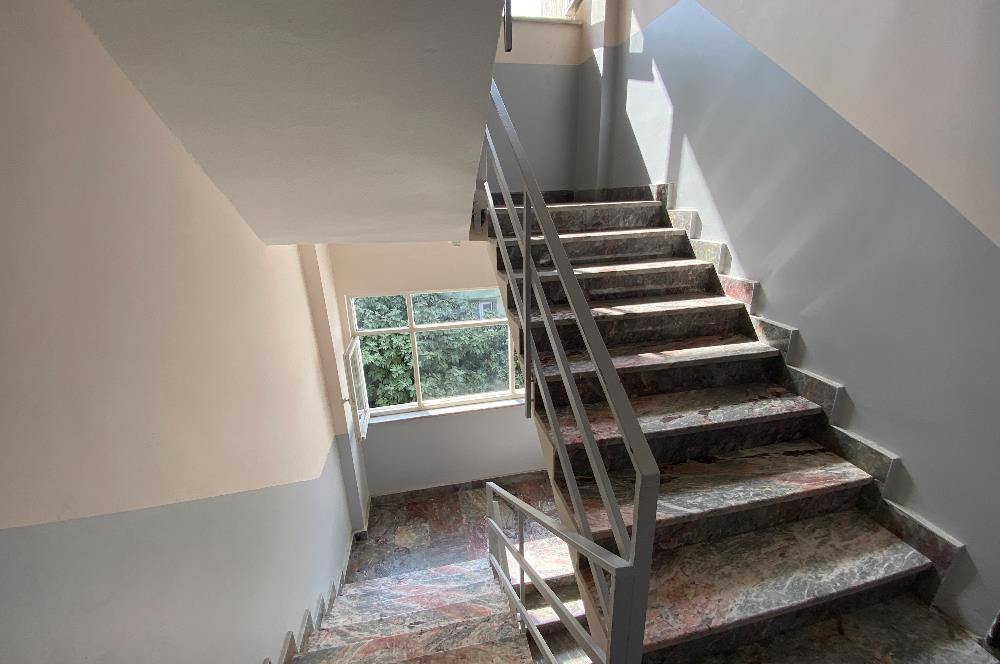 C21 İZ MEHMET ÇAKAR'DAN SATILIK  ARAKAT DAİRE...