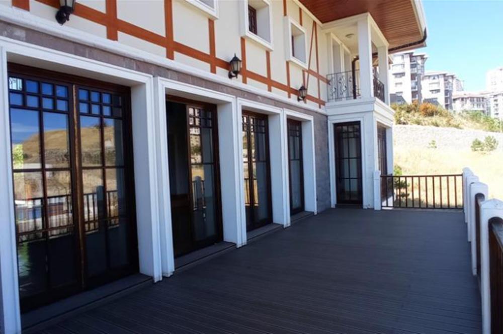 KUZEYKENT'TE 6+1 TERASLI SAUNALI BAHÇE İÇİNDE MUHTEŞEM VİLLA