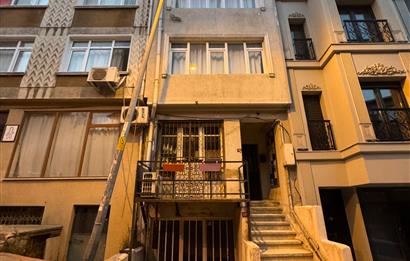 BEYOĞLU TOMTOM MAH.SİNDE 70 M2 KULLANIŞLI DEPO