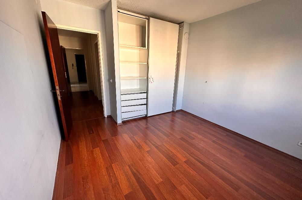 ATAŞEHİR MİMOZA BÜYÜK M2 VE BALKONLU 2+1 KAÇIRMAYIN