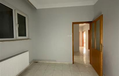 C21 LOCA'DAN BAHÇELİEVLERDE CADDE ÜSTÜ KİRALIK 3+1 DAİRE