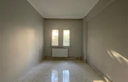C21 LOCA'DAN BAHÇELİEVLERDE CADDE ÜSTÜ KİRALIK 3+1 DAİRE