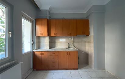 C21 LOCA'DAN BAHÇELİEVLERDE CADDE ÜSTÜ KİRALIK 3+1 DAİRE