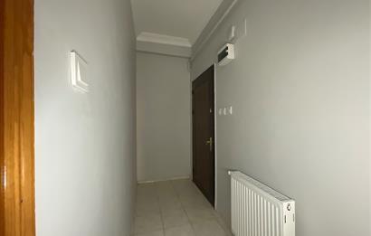 C21 LOCA'DAN BAHÇELİEVLERDE CADDE ÜSTÜ KİRALIK 3+1 DAİRE