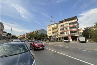 C21 LOCA'DAN BAHÇELİEVLERDE CADDE ÜSTÜ KİRALIK 3+1 DAİRE