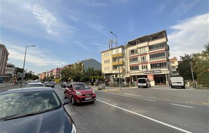 C21 LOCA'DAN BAHÇELİEVLERDE CADDE ÜSTÜ KİRALIK 3+1 DAİRE