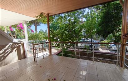 Satılık Bitişik Nizam Villa Havuzlu 