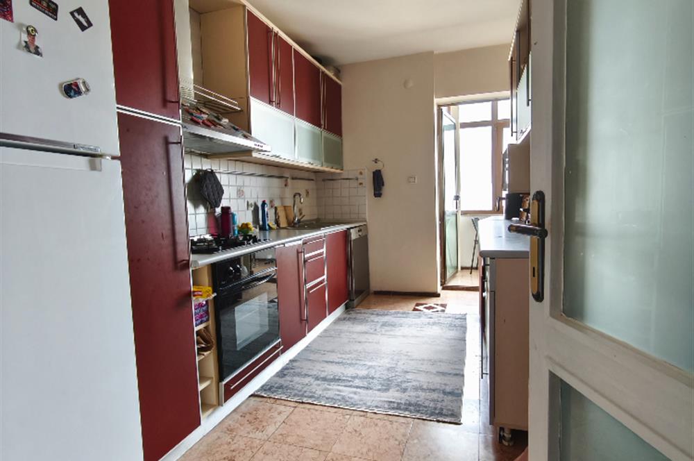 Kadıköy Kozyatağı STFA Blokları'nda Kiralık 4+1 Daire