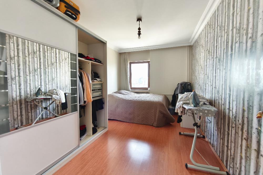 Kadıköy Kozyatağı STFA Blokları'nda Kiralık 4+1 Daire