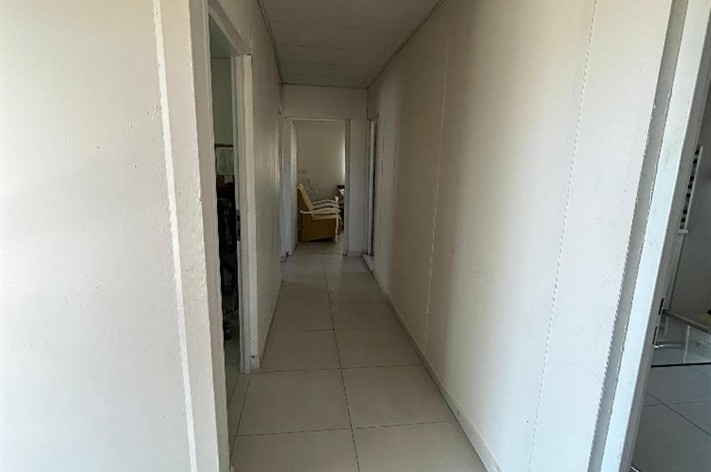 C21 LOCA'DAN İSABET OKULUNUN YAKINIDA PREFABRİK EV VE ARSASI