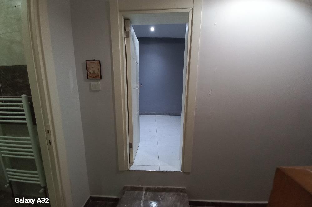 MECIDIYEKOY MEYDAN  CEVAHIR AVM 5 DAKIKA MESAFEDE 2+1 OFIS