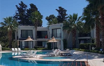 Bodrum-Bitez havuzlu site içinde 2+1 bahçe katı kiralik daire