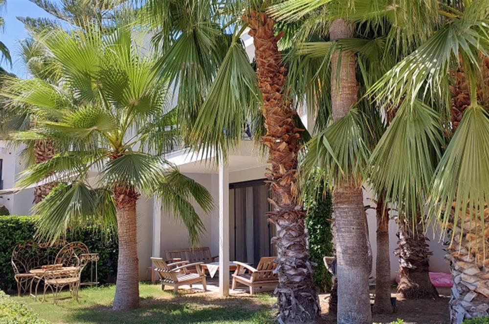 Bodrum-Bitez havuzlu site içinde 2+1 bahçe katı kiralik daire