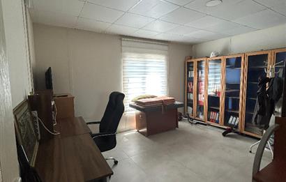 C21 LOCA'DAN İSABET OKULUNUN YAKINIDA PREFABRİK EV VE ARSASI