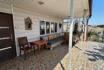 C21 LOCA'DAN İSABET OKULUNUN YAKINIDA PREFABRİK EV VE ARSASI