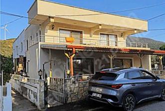 Balıkesir Erdek'de Deniz Manzaralı Satılık 2+1 Müstakil Villa