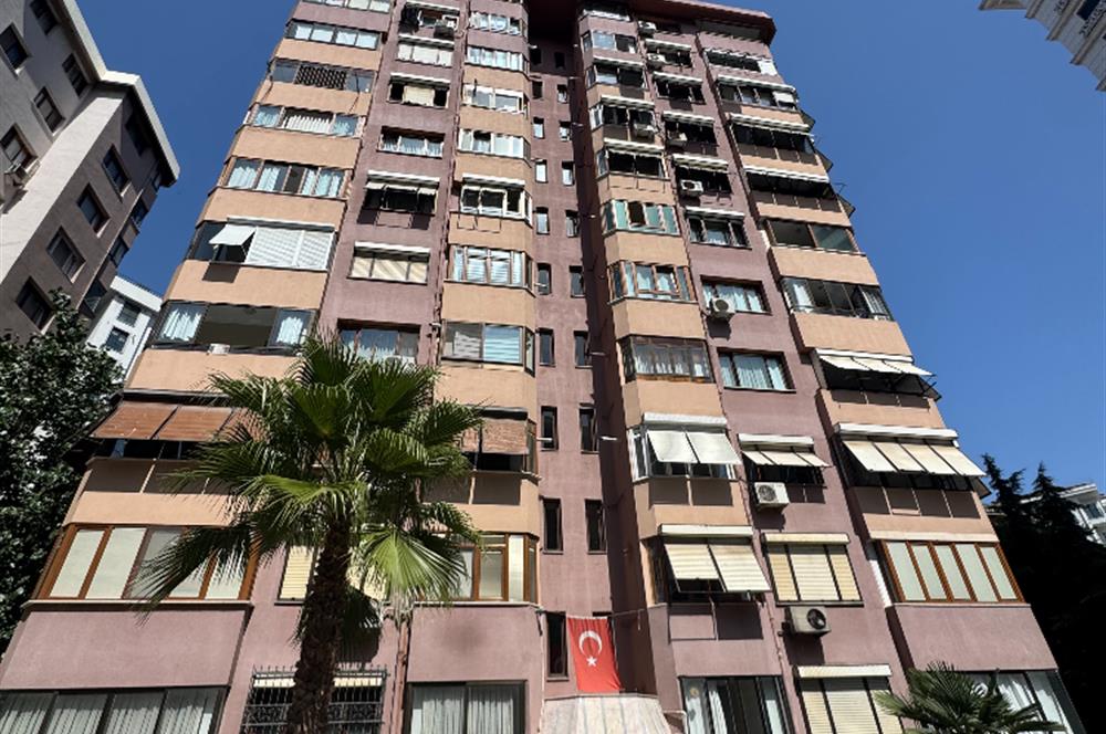 BOSTANCI,ALİ NİHAT TARLAN CAD. GENİŞ ARSAYA SAHİP BİNADA SATILIK
