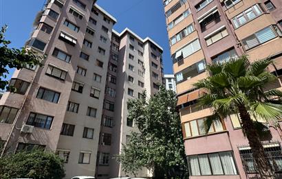BOSTANCI,ALİ NİHAT TARLAN CAD. GENİŞ ARSAYA SAHİP BİNADA SATILIK