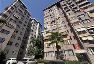 BOSTANCI,ALİ NİHAT TARLAN CAD. GENİŞ ARSAYA SAHİP BİNADA SATILIK