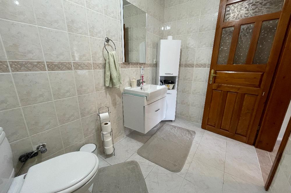ALTINOVA KIRKENT SİTESİNDE 4+2 BAKIMLI GENİŞ BAHÇELİ VİLLA