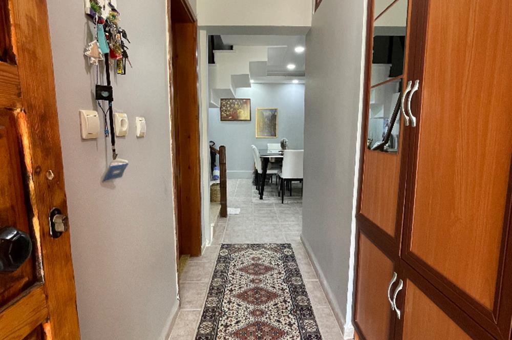 ALTINOVA KIRKENT SİTESİNDE 4+2 BAKIMLI GENİŞ BAHÇELİ VİLLA