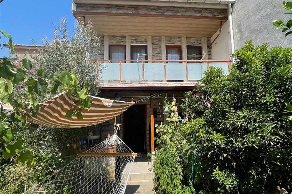 ALTINOVA KIRKENT SİTESİNDE 4+2 BAKIMLI GENİŞ BAHÇELİ VİLLA