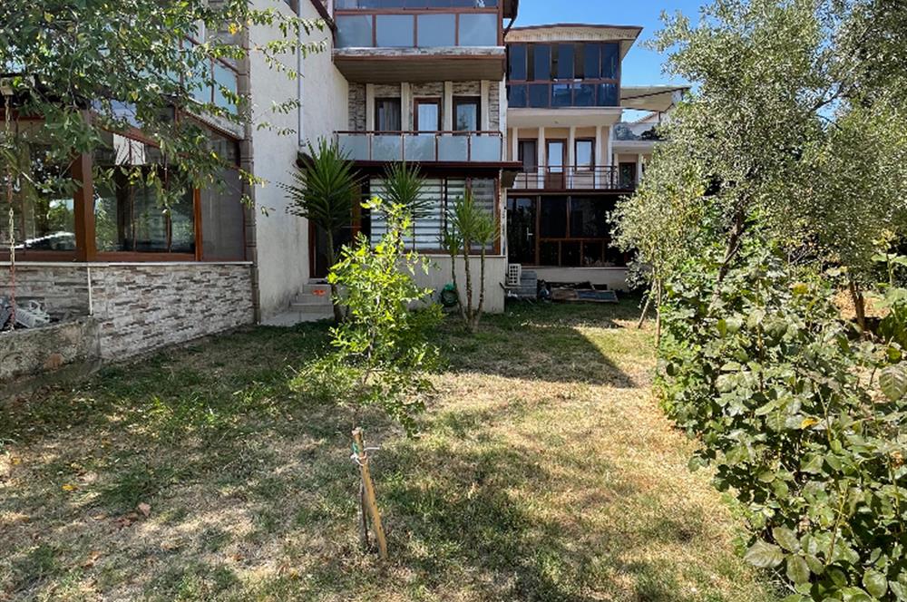 ALTINOVA KIRKENT SİTESİNDE 4+2 BAKIMLI GENİŞ BAHÇELİ VİLLA