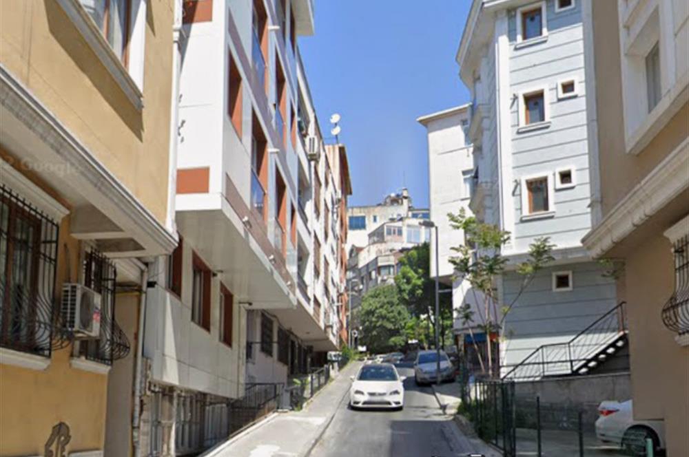 MECIDIYEKOY MEYDAN  CEVAHIR AVM 5 DAKIKA MESAFEDE 2+1 OFIS