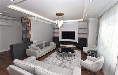 Zekeriyaköy de özel mimari dekorasyonlu satılık 5+1 eşyalı villa
