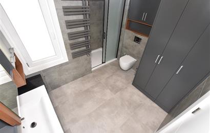 Zekeriyaköy de özel mimari dekorasyonlu satılık 5+1 eşyalı villa