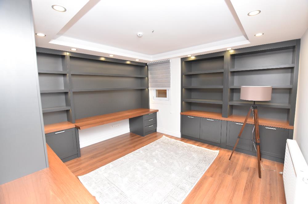 Zekeriyaköy de özel mimari dekorasyonlu satılık 5+1 eşyalı villa