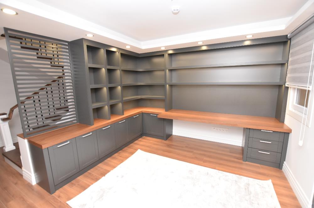 Zekeriyaköy de özel mimari dekorasyonlu satılık 5+1 eşyalı villa