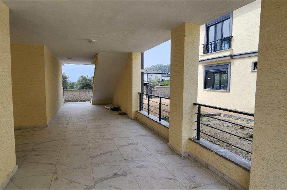 Edremit Güre'de Satılık, Geniş Bahçe ve Teraslı, Sıfır Daire