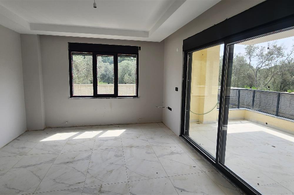 Edremit Güre'de Satılık, Geniş Bahçe ve Teraslı, Sıfır Daire