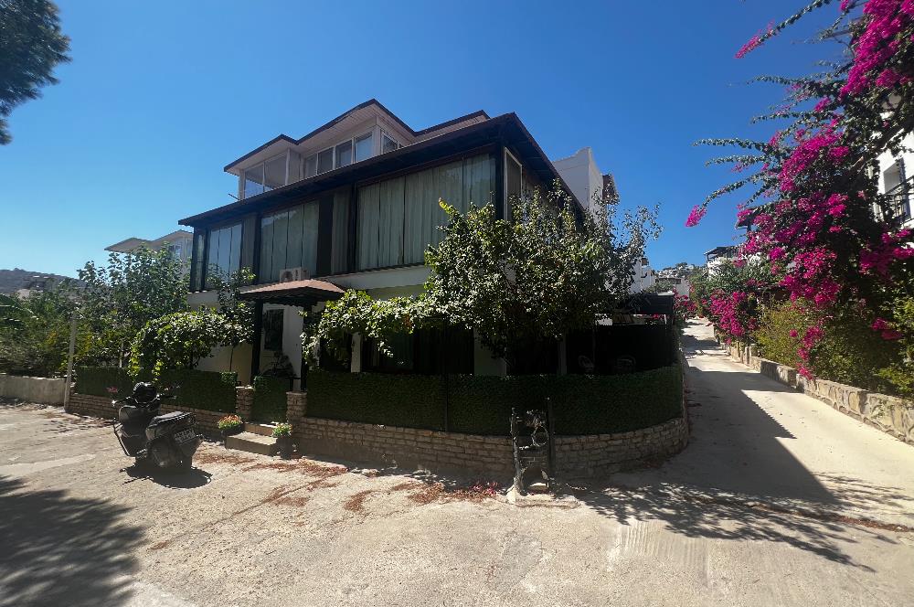 Akyarlar Karaincir Denize 250 Metre Havuzlu Sitede 5+1 Villa