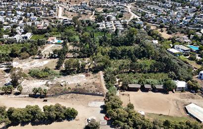 Gümüşlükte Denize 220m Mesafede Denize 2.Parsel Yüksek Prim Potansiyelli 4.746 m2 İmarlı Arsa